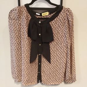 Ruffle patterned blouse with bow